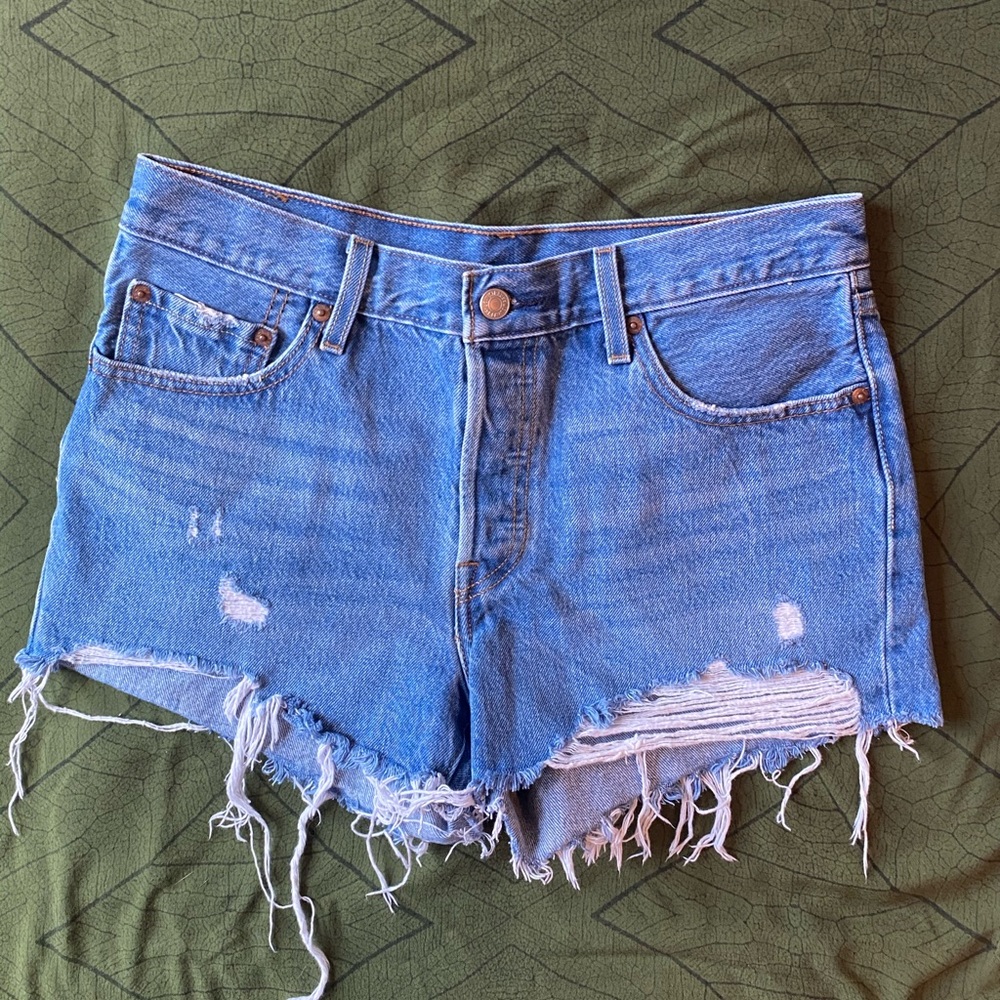 Levi’s Denim 501 shorts, Size 28